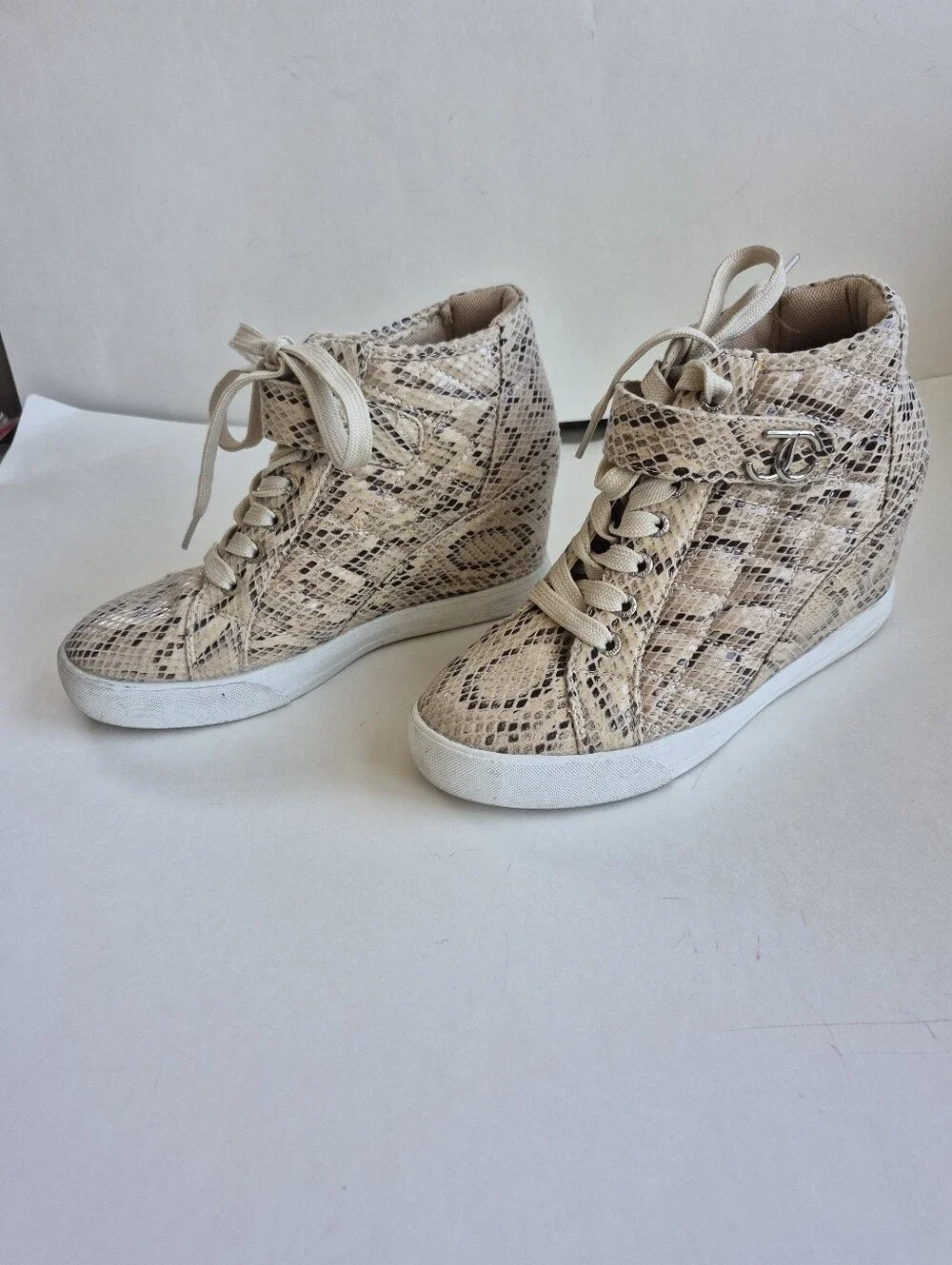 Juicy Couture Sneakers JC Journey Snakeskin Print High Top Wedge Size 8